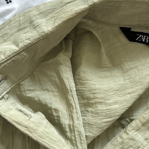 Zara | Button Down - Picture 11 of 12
